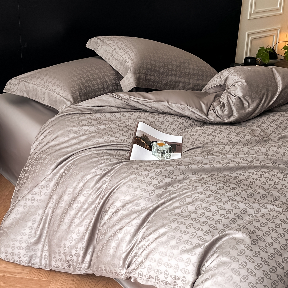 91家纺网 家纺一手货源 找家纺 舒慕家纺 2025新款100支长绒棉提花四件套系列 艺海观澜