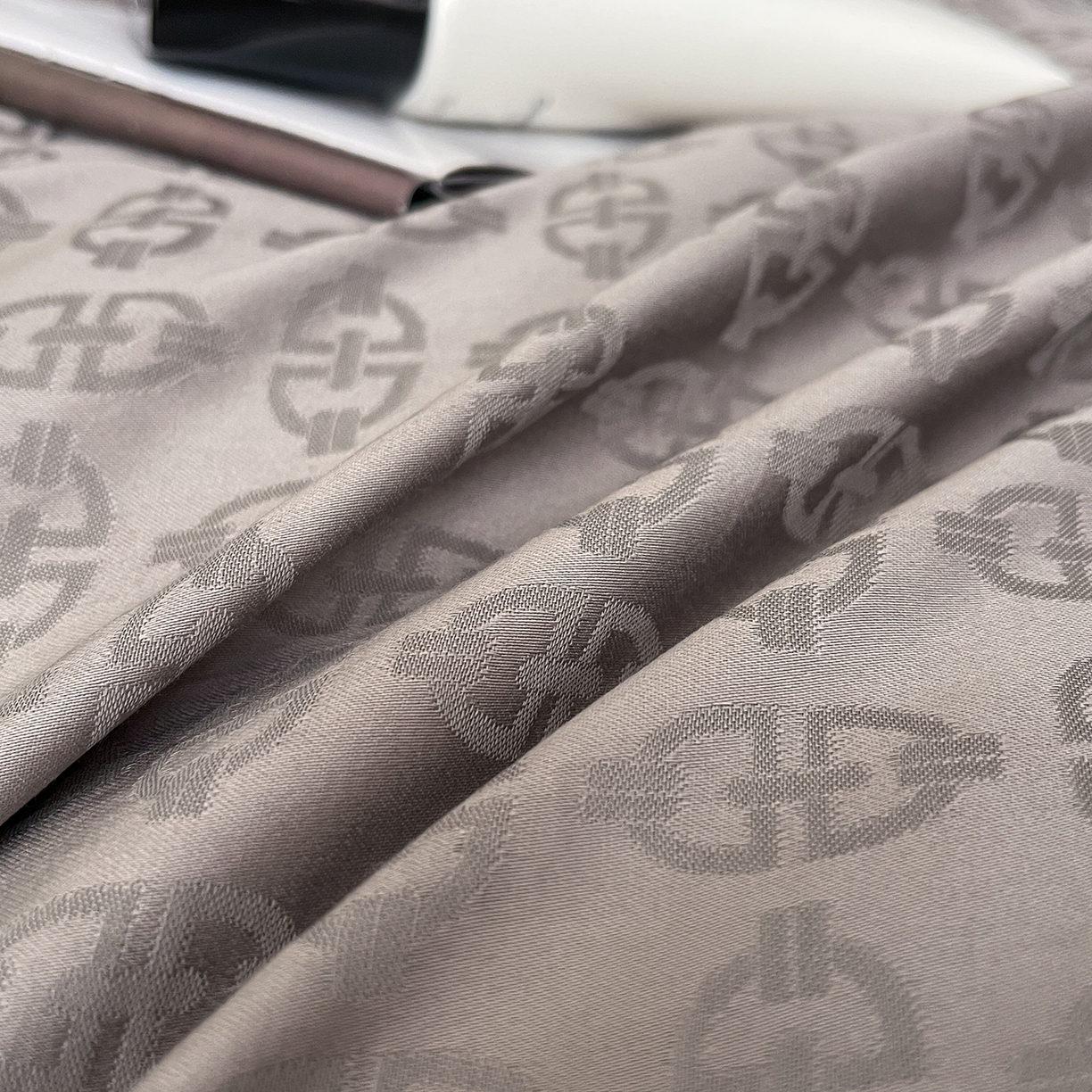 91家纺网 家纺一手货源 找家纺 舒慕家纺 2025新款100支长绒棉提花四件套系列 艺海观澜