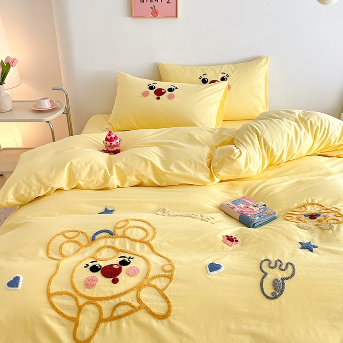 91家纺网 家纺一手货源 找家纺 琪格格  2025新款全棉纯棉大版卡通毛巾绣四件套 调皮芝士奶黄