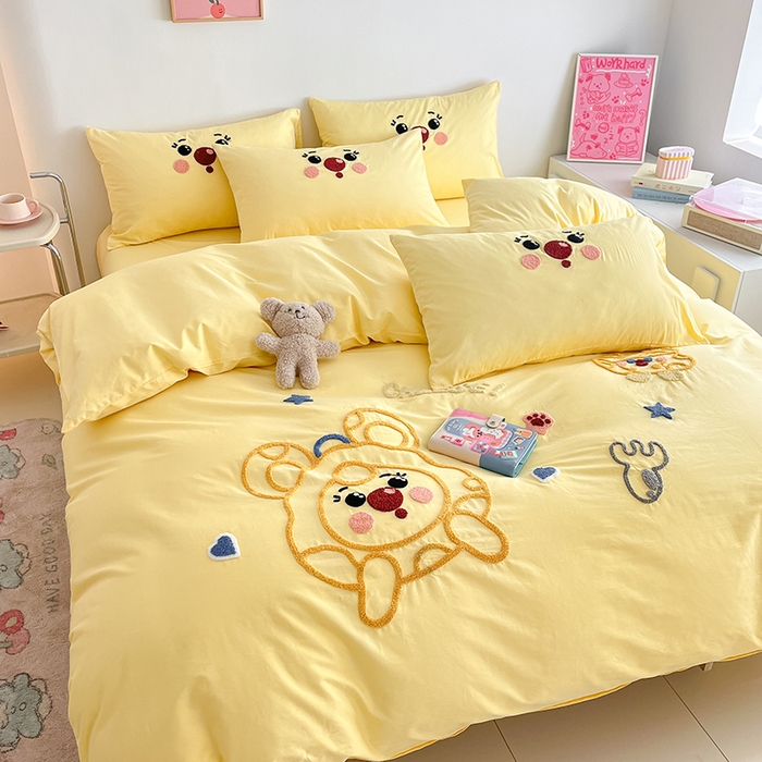 91家纺网 家纺一手货源 找家纺 琪格格  2025新款全棉纯棉大版卡通毛巾绣四件套 调皮芝士奶黄