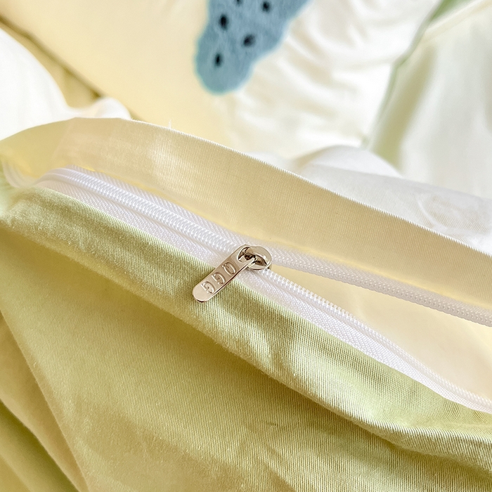 91家纺网 家纺一手货源 找家纺 琪格格  2025新款全棉纯棉大版卡通毛巾绣四件套 森林熊猫