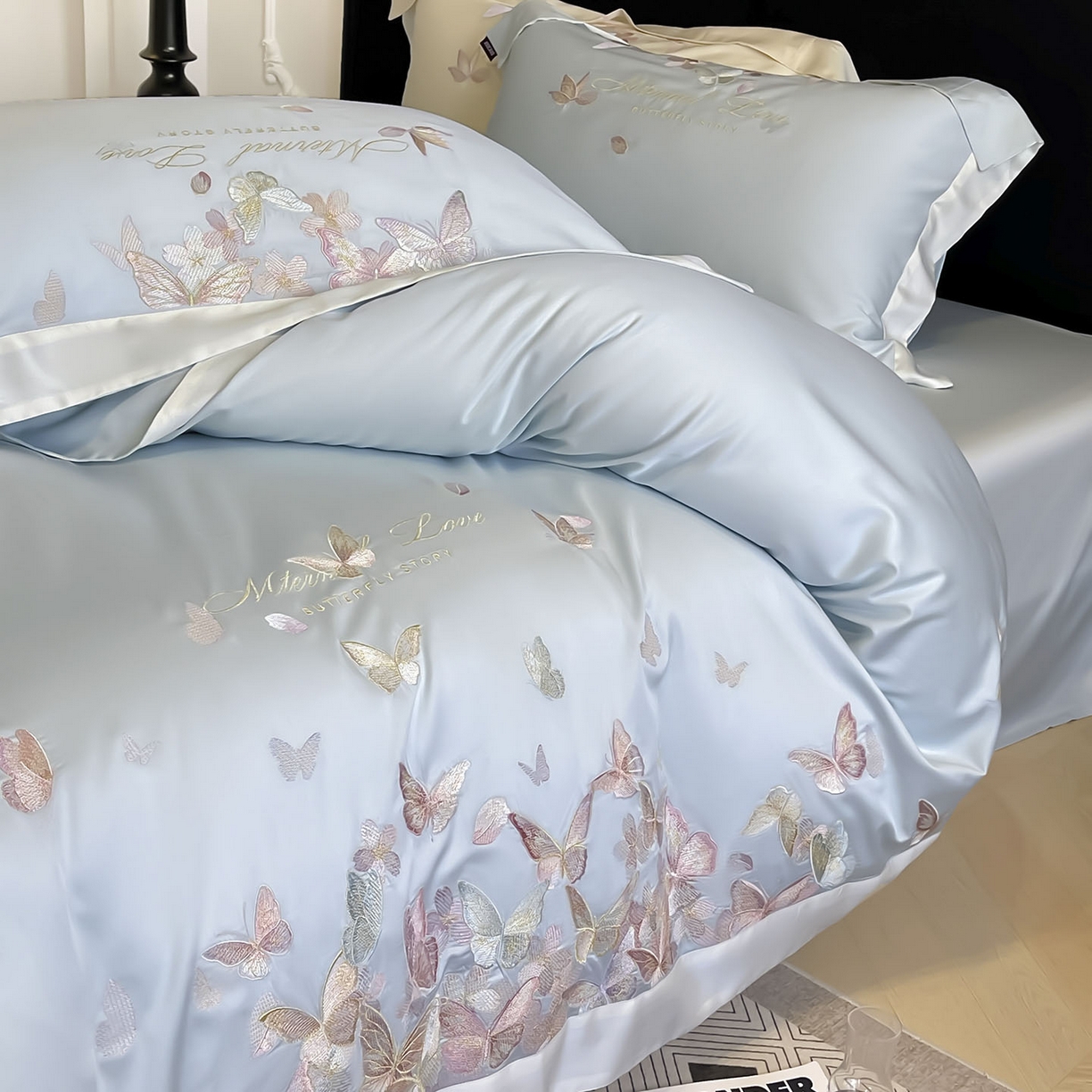 91家纺网 家纺一手货源 找家纺  2025直播爆款A类贡缎长绒棉四件套纯棉全棉重工刺绣被套床单高端拼接床上用品 七彩蝶梦-布鲁蓝