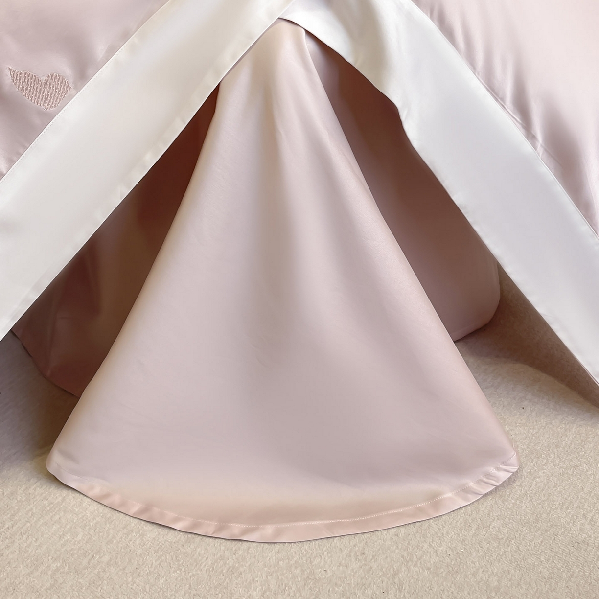 91家纺网 家纺一手货源 找家纺  2025直播爆款A类贡缎长绒棉四件套纯棉全棉重工刺绣被套床单高端拼接床上用品 七彩蝶梦-落樱粉