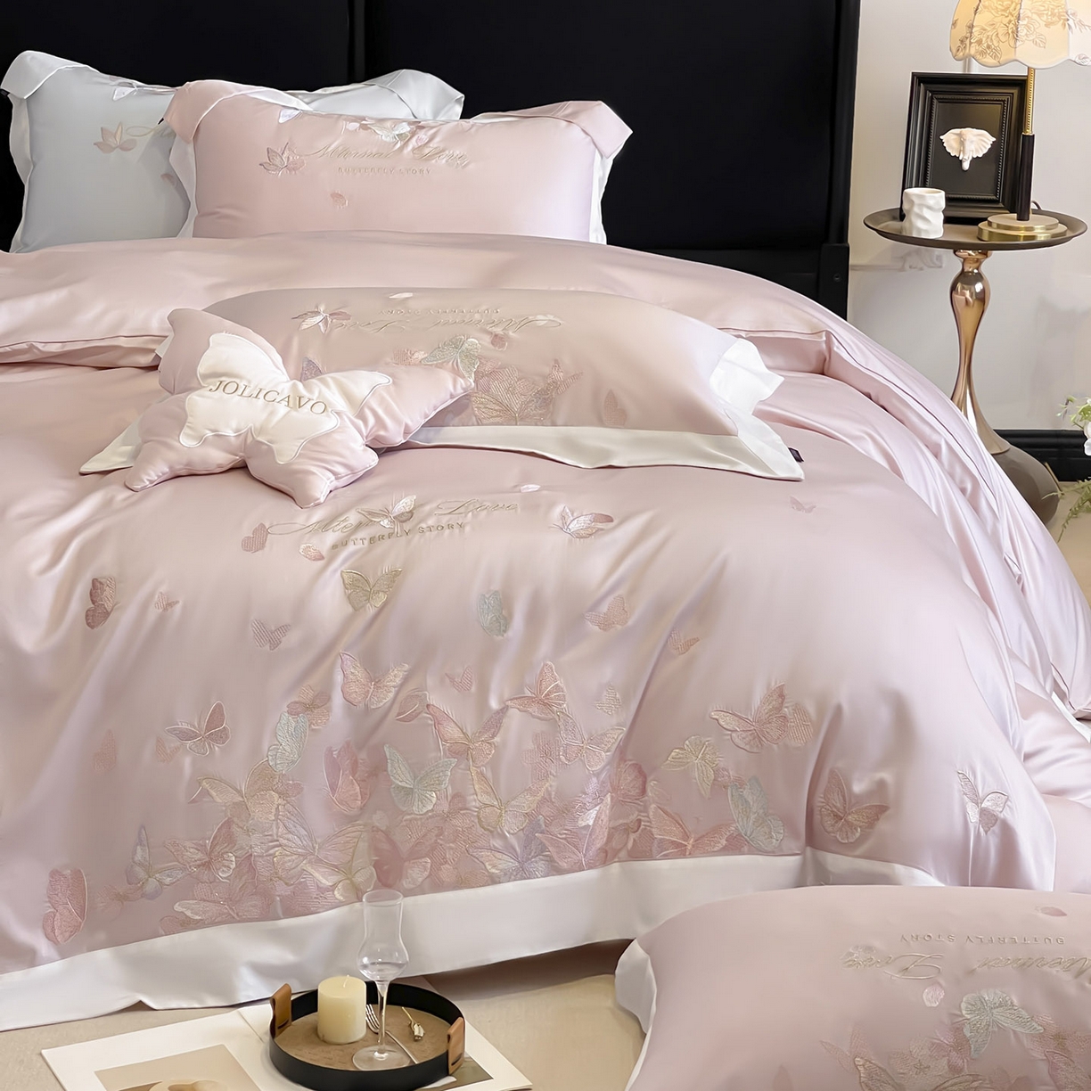 91家纺网 家纺一手货源 找家纺  2025直播爆款A类贡缎长绒棉四件套纯棉全棉重工刺绣被套床单高端拼接床上用品 七彩蝶梦-落樱粉