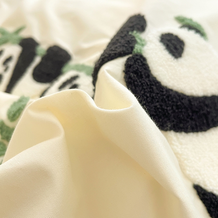 91家纺网 家纺一手货源 找家纺 琪格格  2025新款全棉纯棉大版卡通毛巾绣四件套  熊猫爬树