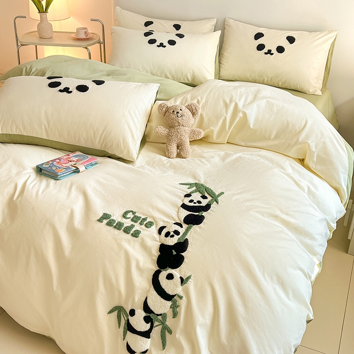 91家纺网 家纺一手货源 找家纺 琪格格  2025新款全棉纯棉大版卡通毛巾绣四件套  熊猫爬树