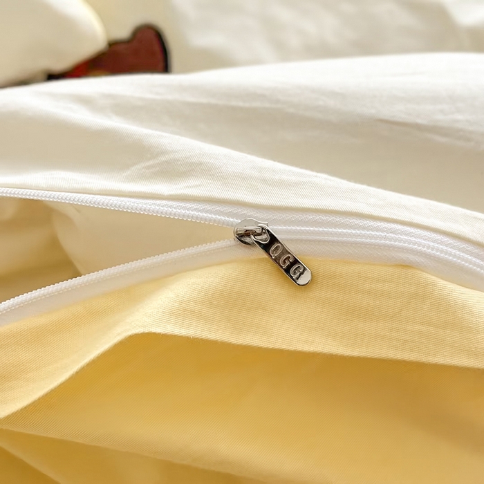 91家纺网 家纺一手货源 找家纺 琪格格  2025新款全棉纯棉大版卡通毛巾绣四件套 小熊生日派对 米白配奶黄