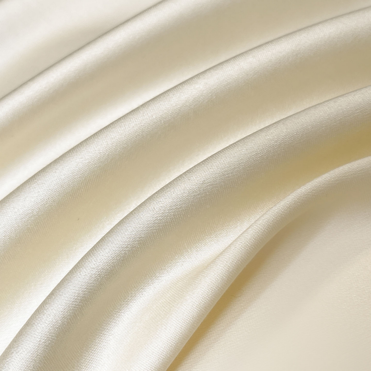 91家纺网 家纺一手货源 找家纺  2025直播爆款A类贡缎长绒棉四件套纯棉全棉重工刺绣被套床单高端拼接床上用品 七彩蝶梦-奶芙黄