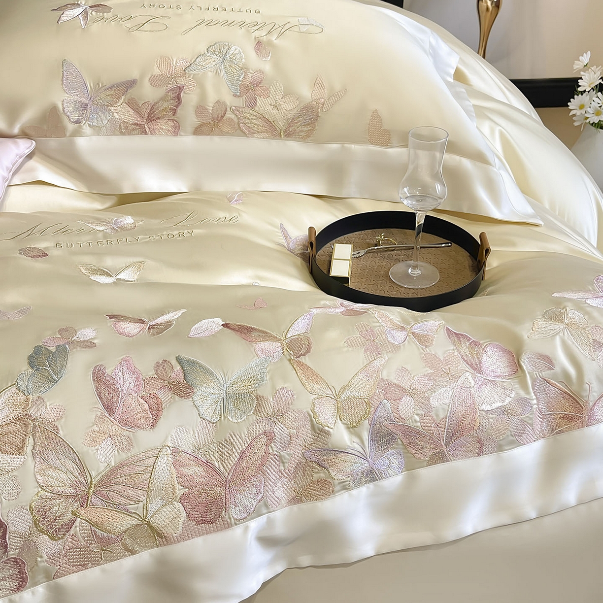 91家纺网 家纺一手货源 找家纺  2025直播爆款A类贡缎长绒棉四件套纯棉全棉重工刺绣被套床单高端拼接床上用品 七彩蝶梦-奶芙黄