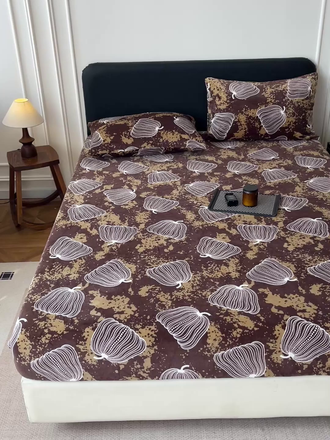 91家纺网 家纺一手货源 找家纺 朵朵家纺 2025新款加厚牛奶绒印花单床笠单品学生宿舍床垫保护套 床笠（床垫保护套可定制尺寸 ） 感恩南瓜