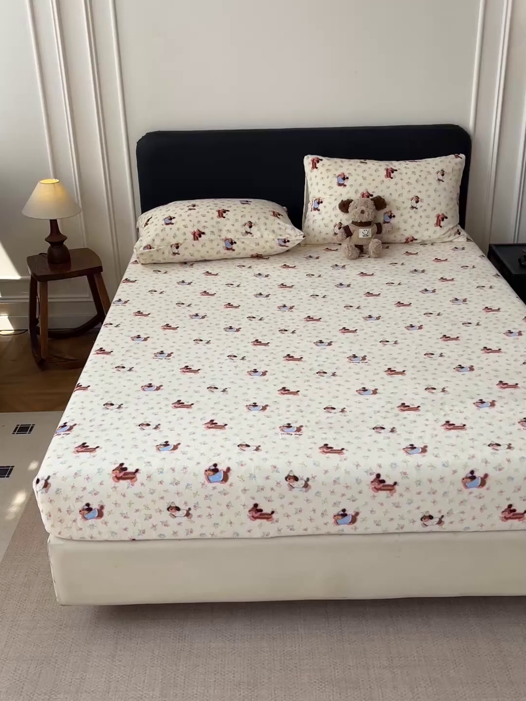 91家纺网 家纺一手货源 找家纺 朵朵家纺 2025新款加厚牛奶绒印花单床笠单品学生宿舍床垫保护套 床笠（床垫保护套可定制尺寸 ） 元气狗