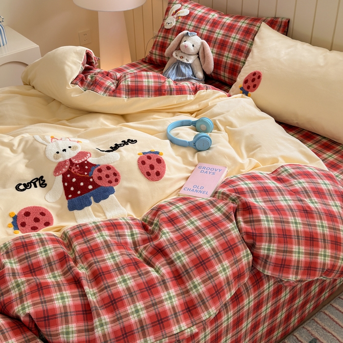 91家纺网 家纺一手货源 找家纺 （总）如意朵 2025新款全棉磨毛卡通毛巾绣四件套（专版花型）-场景二