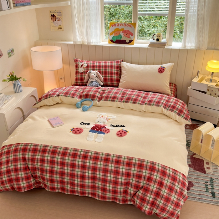 91家纺网 家纺一手货源 找家纺 （总）如意朵 2025新款全棉磨毛卡通毛巾绣四件套（专版花型）-场景二