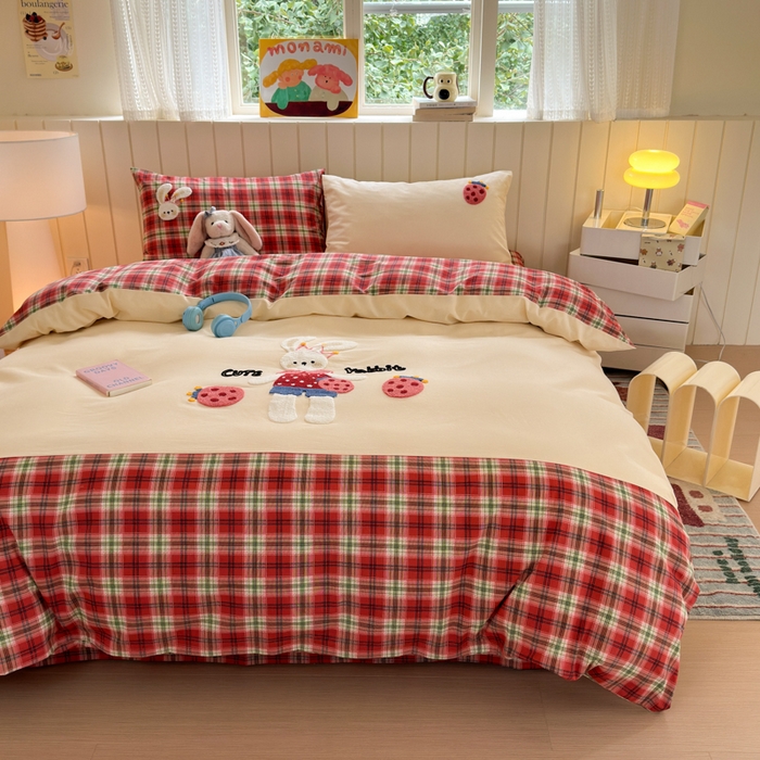 91家纺网 家纺一手货源 找家纺 （总）如意朵 2025新款全棉磨毛卡通毛巾绣四件套（专版花型）-场景二