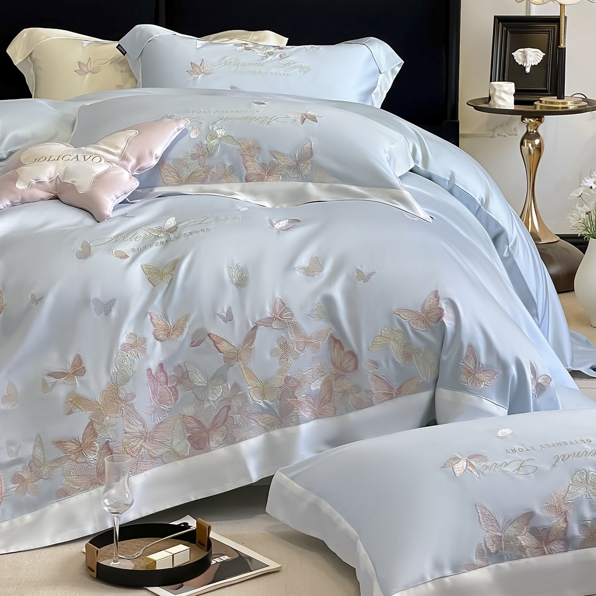 91家纺网 家纺一手货源 找家纺  2025直播爆款A类贡缎长绒棉四件套纯棉全棉重工刺绣被套床单高端拼接床上用品 七彩蝶梦-布鲁蓝