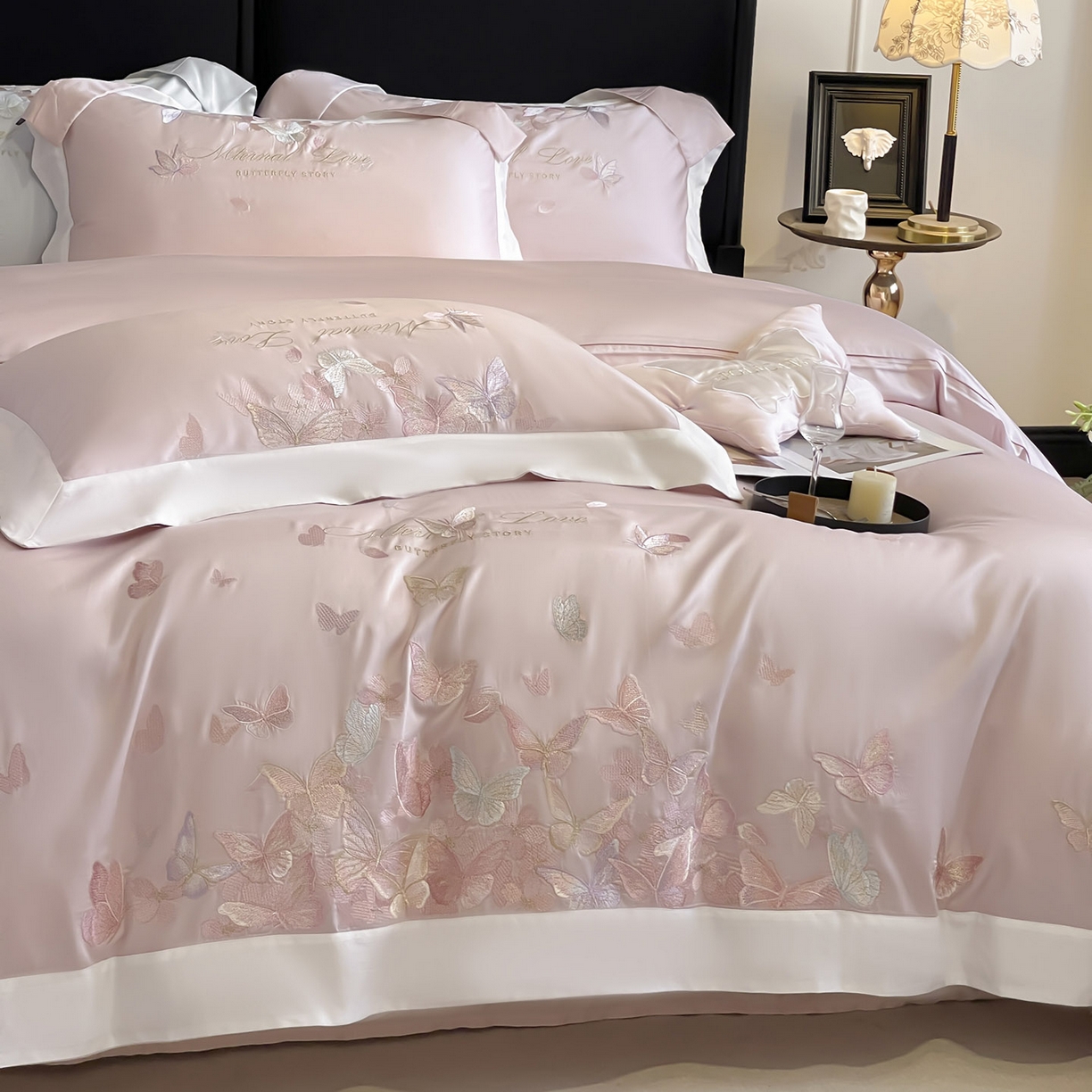 91家纺网 家纺一手货源 找家纺  2025直播爆款A类贡缎长绒棉四件套纯棉全棉重工刺绣被套床单高端拼接床上用品 七彩蝶梦-落樱粉