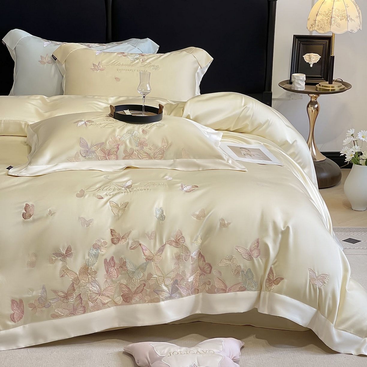 91家纺网 家纺一手货源 找家纺  2025直播爆款A类贡缎长绒棉四件套纯棉全棉重工刺绣被套床单高端拼接床上用品 七彩蝶梦-奶芙黄