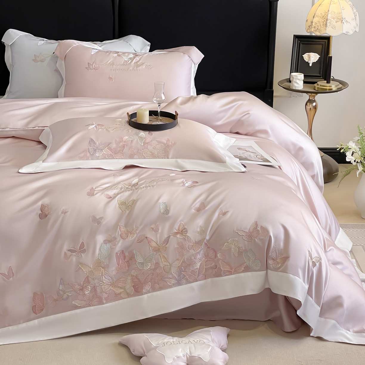 91家纺网 家纺一手货源 找家纺  2025直播爆款A类贡缎长绒棉四件套纯棉全棉重工刺绣被套床单高端拼接床上用品 七彩蝶梦-落樱粉