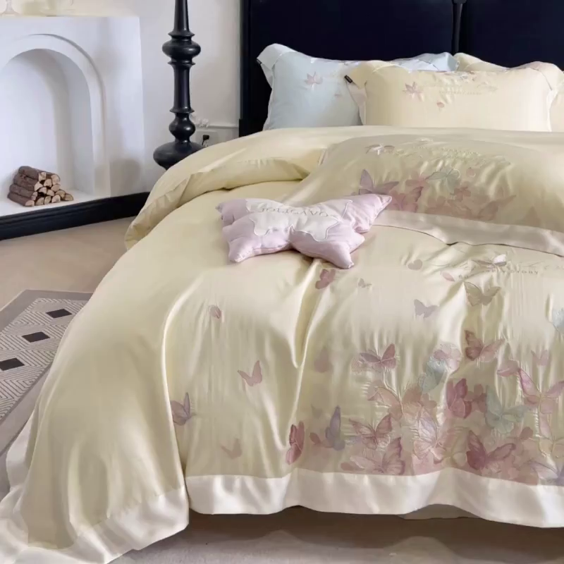 91家纺网 家纺一手货源 找家纺  2025直播爆款A类贡缎长绒棉四件套纯棉全棉重工刺绣被套床单高端拼接床上用品 七彩蝶梦-奶芙黄