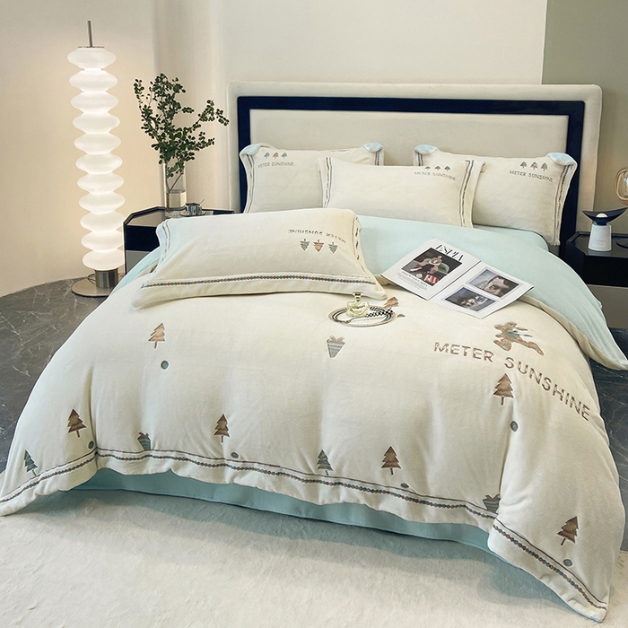 91家纺网 家纺一手货源 找家纺 家居1号家纺 2025新款230克牛奶绒全消光冬季爆款四件套-唯美意境 唯美意境-奶昔白+湖蓝