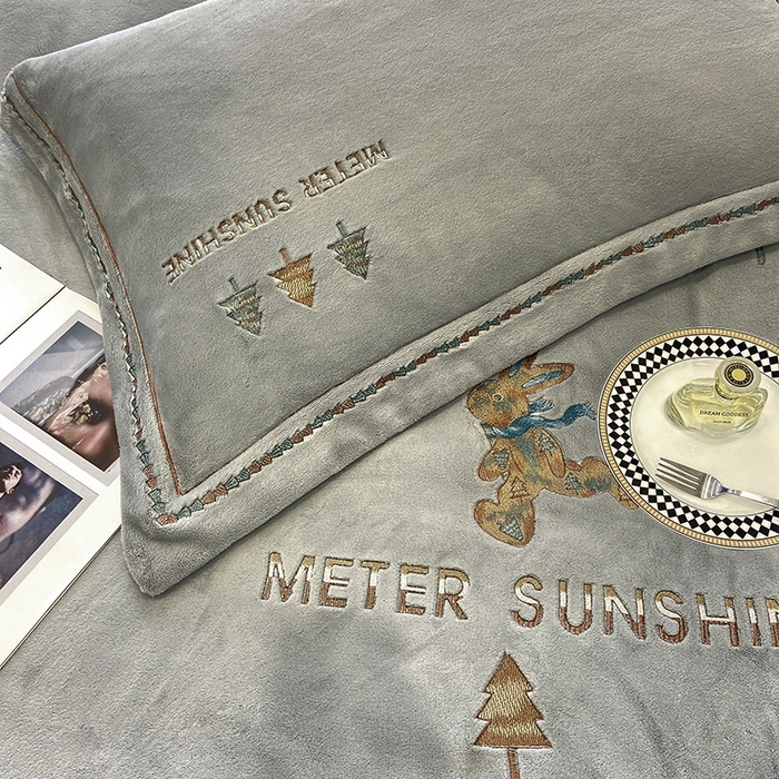 91家纺网 家纺一手货源 找家纺 （总）家居1号家纺 2025新款230克牛奶绒全消光冬季爆款四件套-唯美意境（全网控价！活动立减券后价格不得低于：标准258元，加278元！请大家把控利润！严禁内卷！会员优惠10元！）