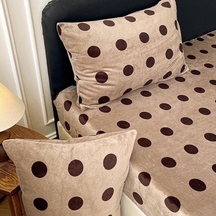 91家纺网 家纺一手货源 找家纺 朵朵家纺 2025新款加厚牛奶绒印花单床笠单品学生宿舍床垫保护套 床笠（床垫保护套可定制尺寸 ） 卡布奇诺