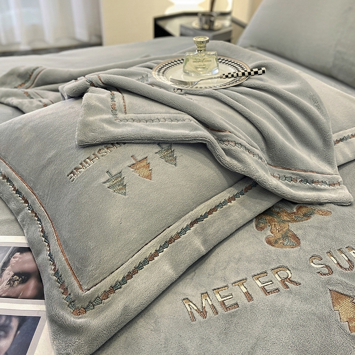 91家纺网 家纺一手货源 找家纺 家居1号家纺 2025新款230克牛奶绒全消光冬季爆款四件套-唯美意境 唯美意境-高级灰