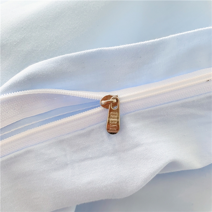 91家纺网 家纺一手货源 找家纺 如意朵 2025新款全棉纯棉小清新印花加绣花四件套 俏皮狗狗蓝