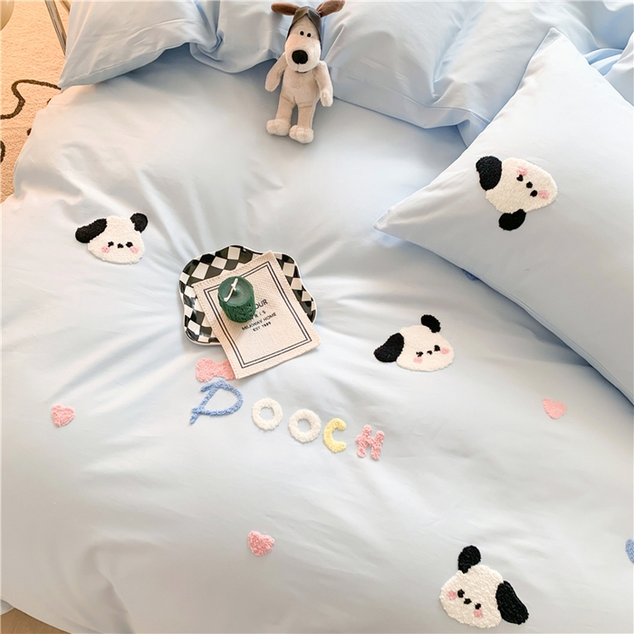 91家纺网 家纺一手货源 找家纺 如意朵 2025新款全棉纯棉小清新印花加绣花四件套 俏皮狗狗蓝