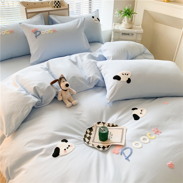 91家纺网 家纺一手货源 找家纺 如意朵 2025新款全棉纯棉小清新印花加绣花四件套 俏皮狗狗蓝