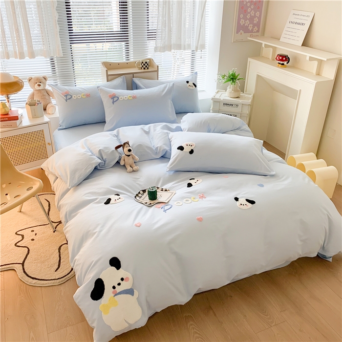 91家纺网 家纺一手货源 找家纺 如意朵 2025新款全棉纯棉小清新印花加绣花四件套 俏皮狗狗蓝