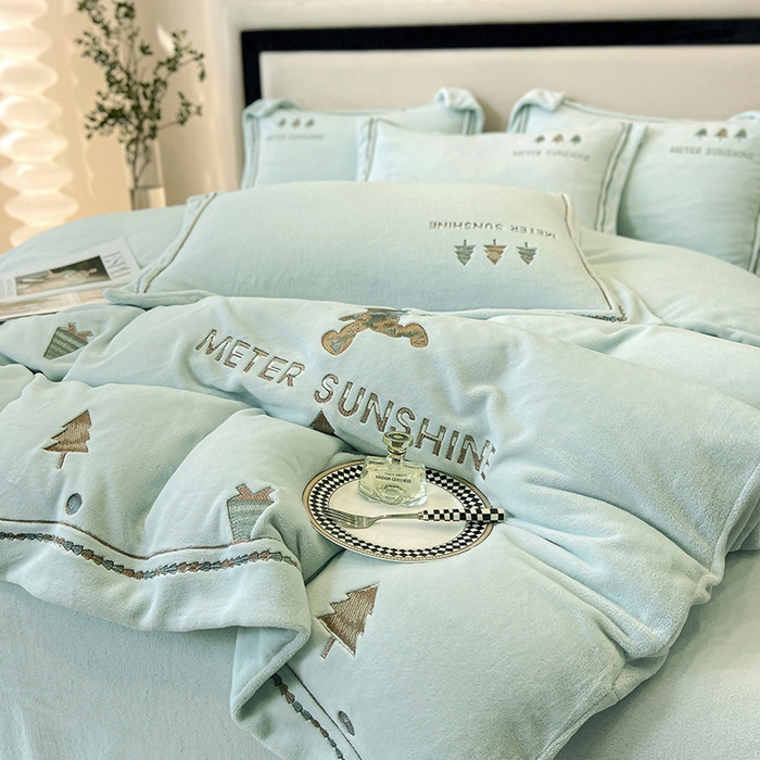 91家纺网 家纺一手货源 找家纺 家居1号家纺 2025新款230克牛奶绒全消光冬季爆款四件套-唯美意境 唯美意境-蓝绿