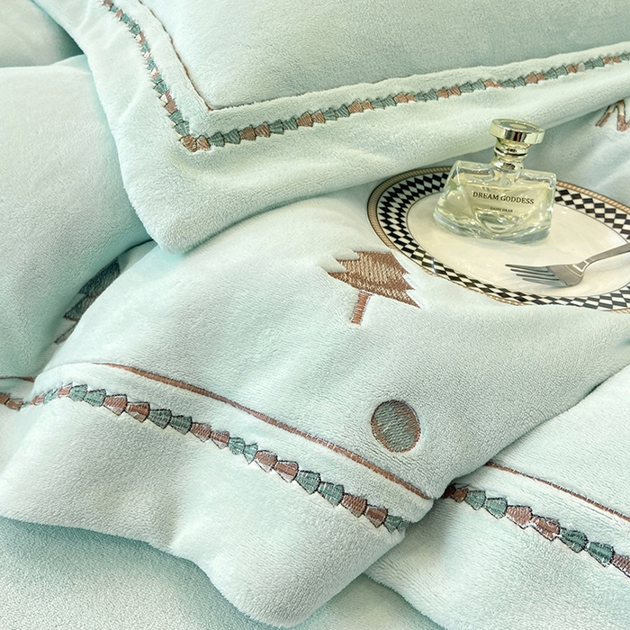 91家纺网 家纺一手货源 找家纺 家居1号家纺 2025新款230克牛奶绒全消光冬季爆款四件套-唯美意境 唯美意境-蓝绿