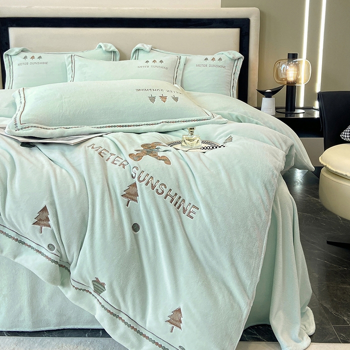91家纺网 家纺一手货源 找家纺 家居1号家纺 2025新款230克牛奶绒全消光冬季爆款四件套-唯美意境 唯美意境-蓝绿