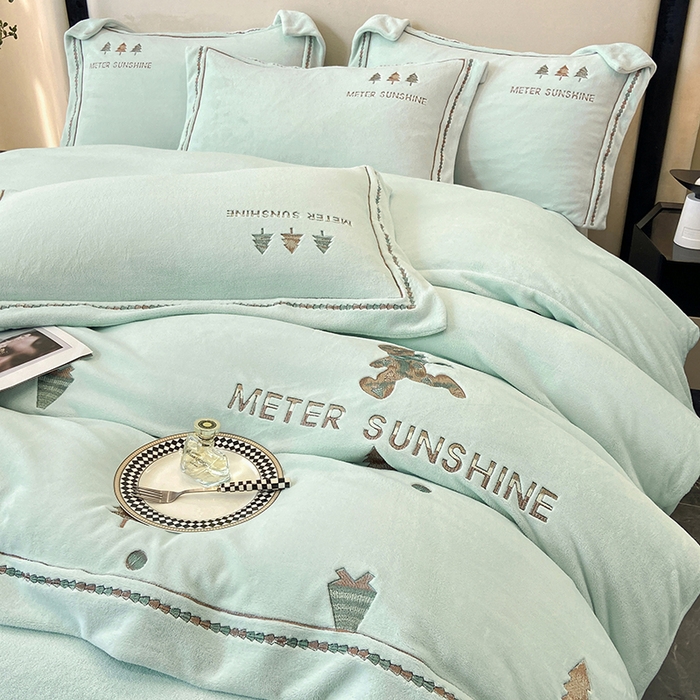 91家纺网 家纺一手货源 找家纺 家居1号家纺 2025新款230克牛奶绒全消光冬季爆款四件套-唯美意境 唯美意境-蓝绿