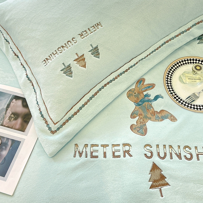 91家纺网 家纺一手货源 找家纺 家居1号家纺 2025新款230克牛奶绒全消光冬季爆款四件套-唯美意境 唯美意境-蓝绿