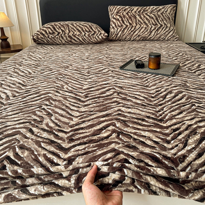 91家纺网 家纺一手货源 找家纺 朵朵家纺 2025新款加厚牛奶绒印花单床笠单品学生宿舍床垫保护套 床笠（床垫保护套可定制尺寸 ） 摩卡生活