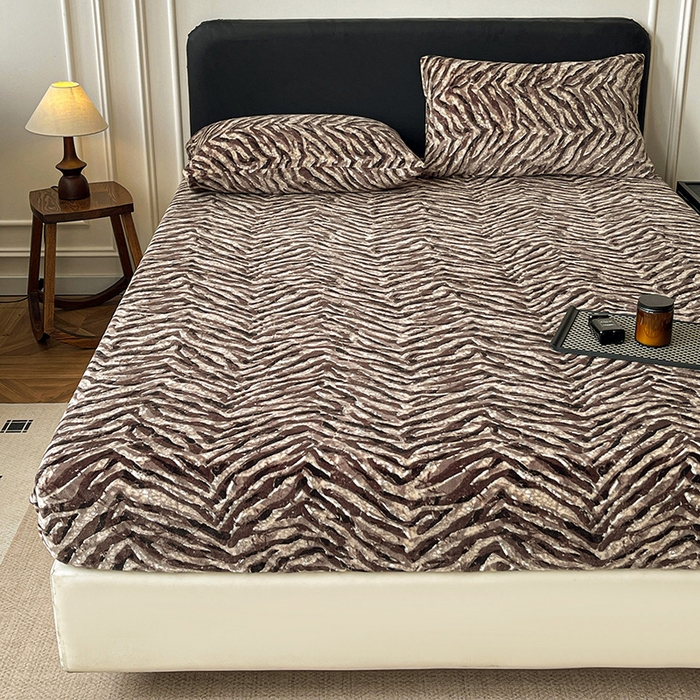 91家纺网 家纺一手货源 找家纺 朵朵家纺 2025新款加厚牛奶绒印花单床笠单品学生宿舍床垫保护套 床笠（床垫保护套可定制尺寸 ） 摩卡生活