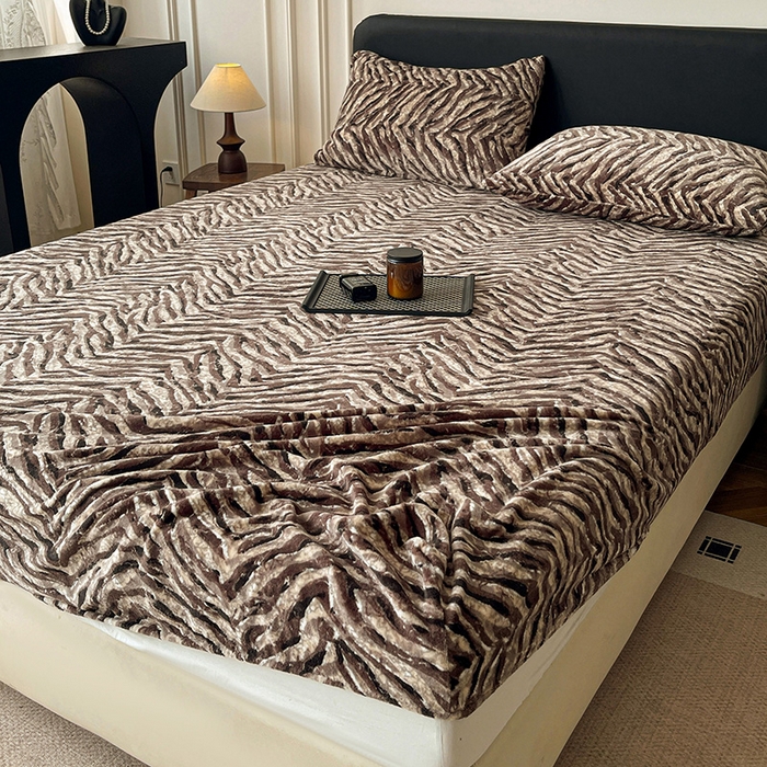 91家纺网 家纺一手货源 找家纺 朵朵家纺 2025新款加厚牛奶绒印花单床笠单品学生宿舍床垫保护套 床笠（床垫保护套可定制尺寸 ） 摩卡生活