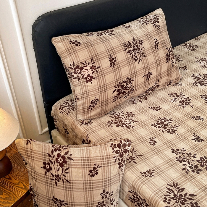 91家纺网 家纺一手货源 找家纺 朵朵家纺 2025新款加厚牛奶绒印花单床笠单品学生宿舍床垫保护套 床笠（床垫保护套可定制尺寸 ） 南枝向暖