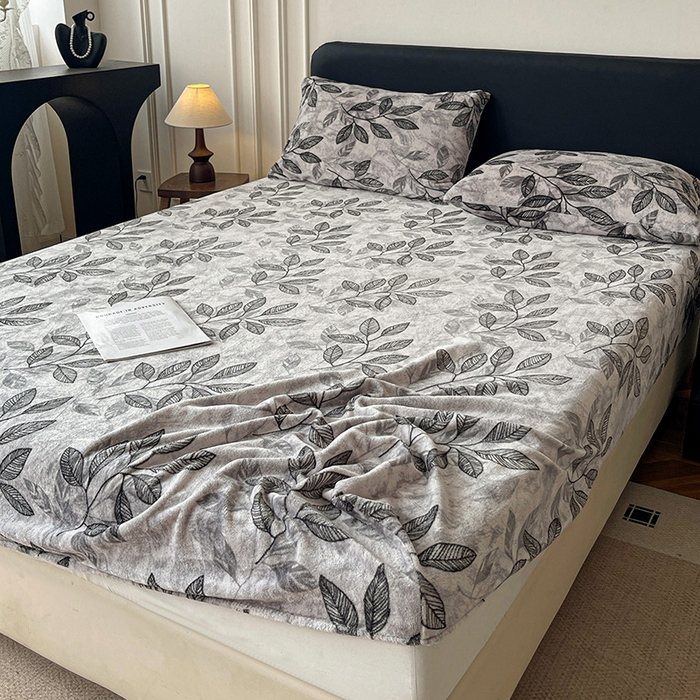 91家纺网 家纺一手货源 找家纺 朵朵家纺 2025新款加厚牛奶绒印花单床笠单品学生宿舍床垫保护套 床笠（床垫保护套可定制尺寸 ） 一叶知秋