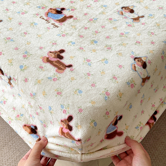 91家纺网 家纺一手货源 找家纺 朵朵家纺 2025新款加厚牛奶绒印花单床笠单品学生宿舍床垫保护套 床笠（床垫保护套可定制尺寸 ） 元气狗