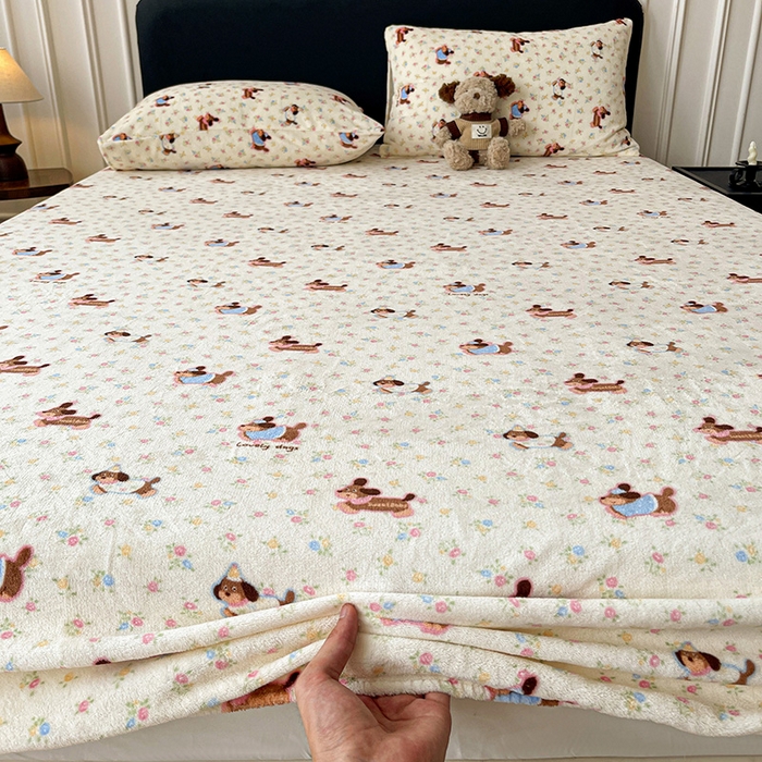 91家纺网 家纺一手货源 找家纺 朵朵家纺 2025新款加厚牛奶绒印花单床笠单品学生宿舍床垫保护套 床笠（床垫保护套可定制尺寸 ） 元气狗