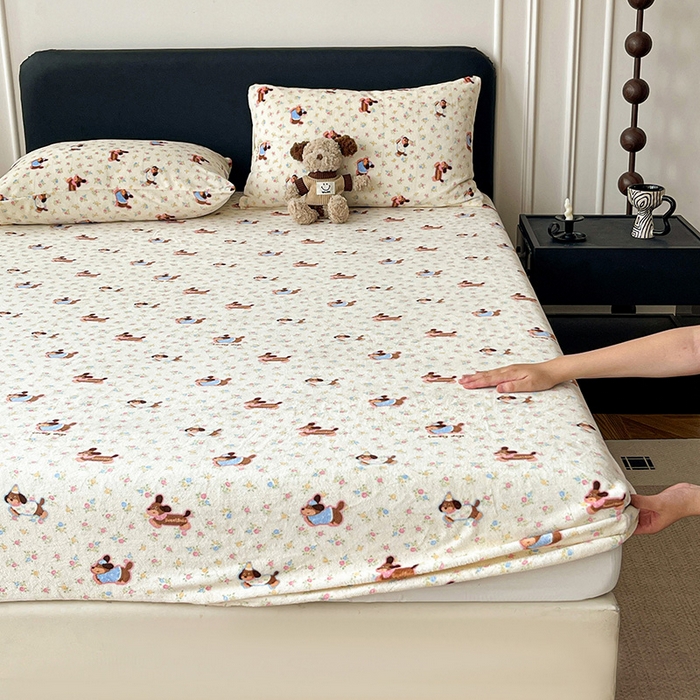 91家纺网 家纺一手货源 找家纺 朵朵家纺 2025新款加厚牛奶绒印花单床笠单品学生宿舍床垫保护套 床笠（床垫保护套可定制尺寸 ） 元气狗