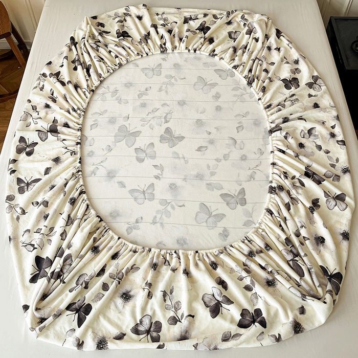 91家纺网 家纺一手货源 找家纺 朵朵家纺 2025新款加厚牛奶绒印花单床笠单品学生宿舍床垫保护套 床笠（床垫保护套可定制尺寸 ） 月光蝴蝶