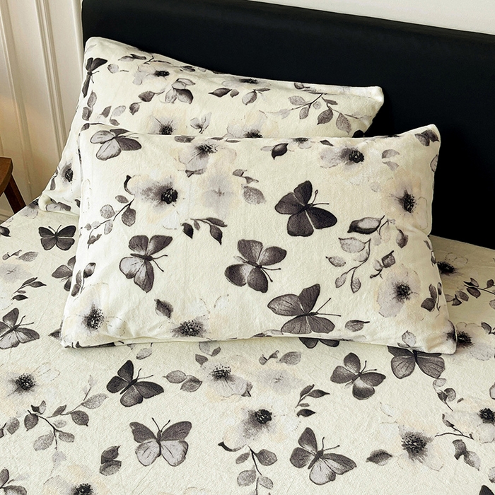 91家纺网 家纺一手货源 找家纺 朵朵家纺 2025新款加厚牛奶绒印花单床笠单品学生宿舍床垫保护套 床笠（床垫保护套可定制尺寸 ） 月光蝴蝶
