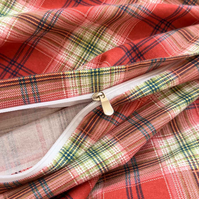 91家纺网 家纺一手货源 找家纺 如意朵 2025新款全棉磨毛卡通毛巾绣四件套（专版花型）-场景二 草莓兔兔