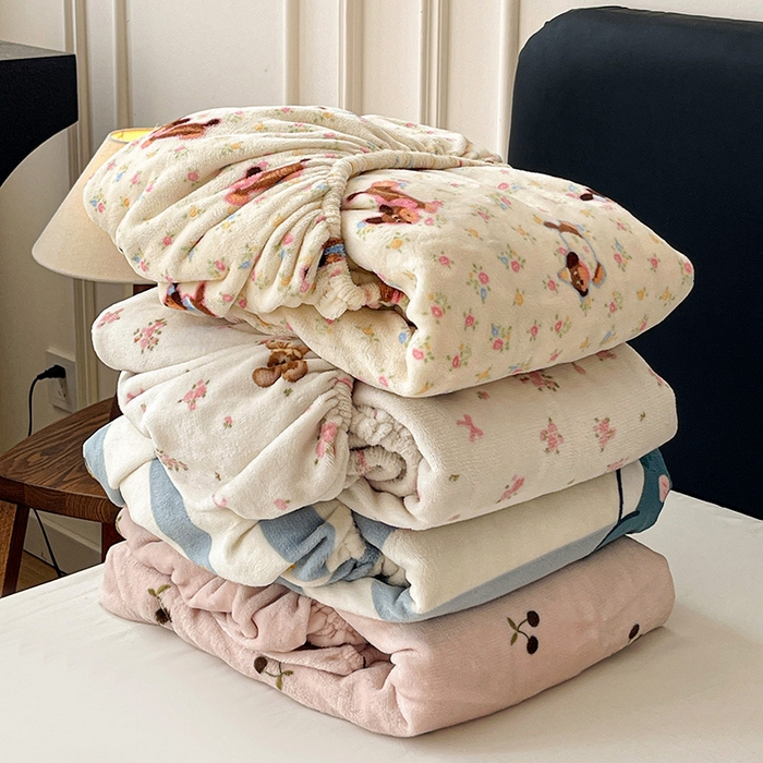 91家纺网 家纺一手货源 找家纺 朵朵家纺 2025新款加厚牛奶绒印花单床笠单品学生宿舍床垫保护套 床笠（床垫保护套可定制尺寸 ） 组合图