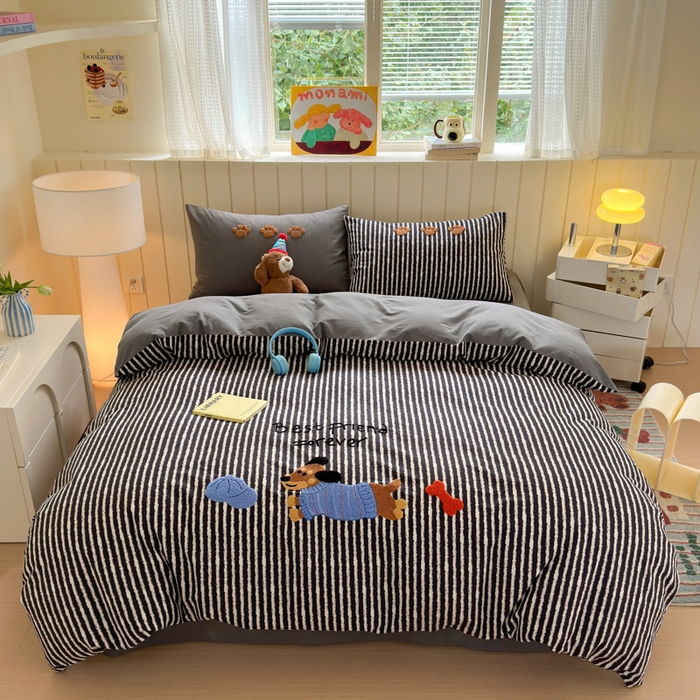 如意朵 2025新款全棉磨毛卡通毛巾绣四件套（专版花型）-场景二 好朋友