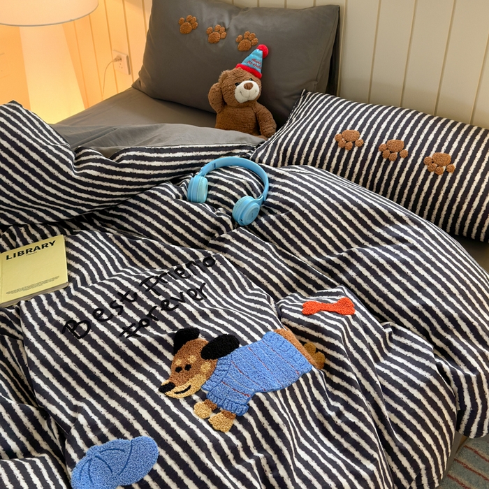 91家纺网 家纺一手货源 找家纺 如意朵 2025新款全棉磨毛卡通毛巾绣四件套（专版花型）-场景二 好朋友